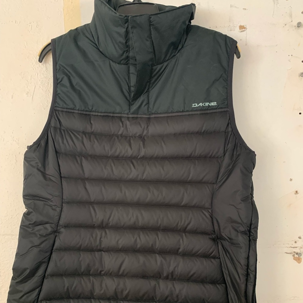 Dakine vest